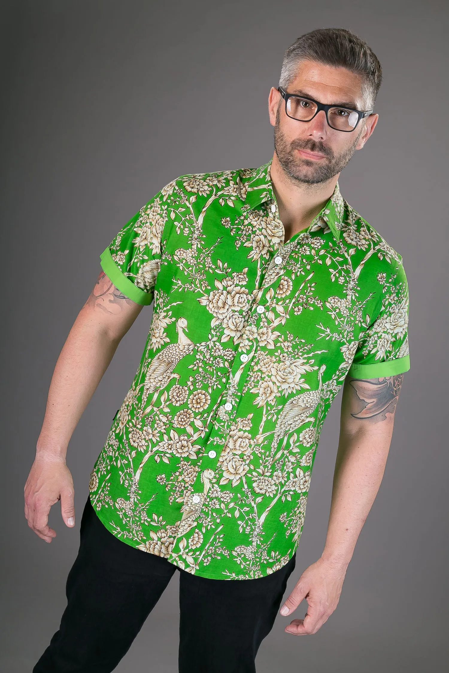 Green Peacock Flowers Print Cotton Slim and Regular Fit Mens Shirt Short Sleeve